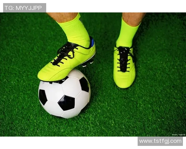 选择合适足球鞋的关键要素与专业建议解析